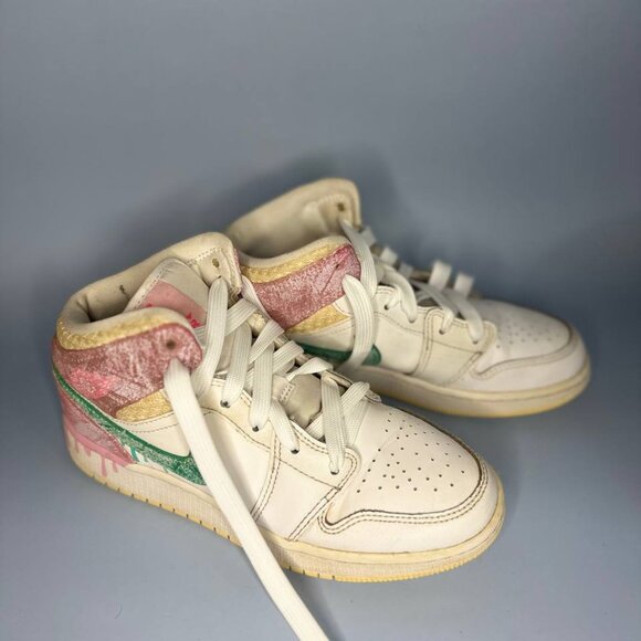 Jordan Air Jordan Mid SE Ice Cream GS size Big kids (Women 7)